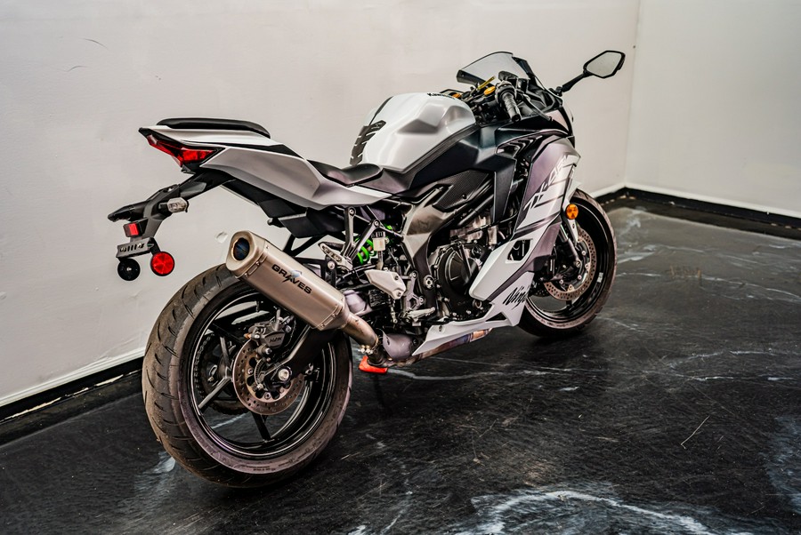 2025 Kawasaki Ninja® ZX™-4RR ABS