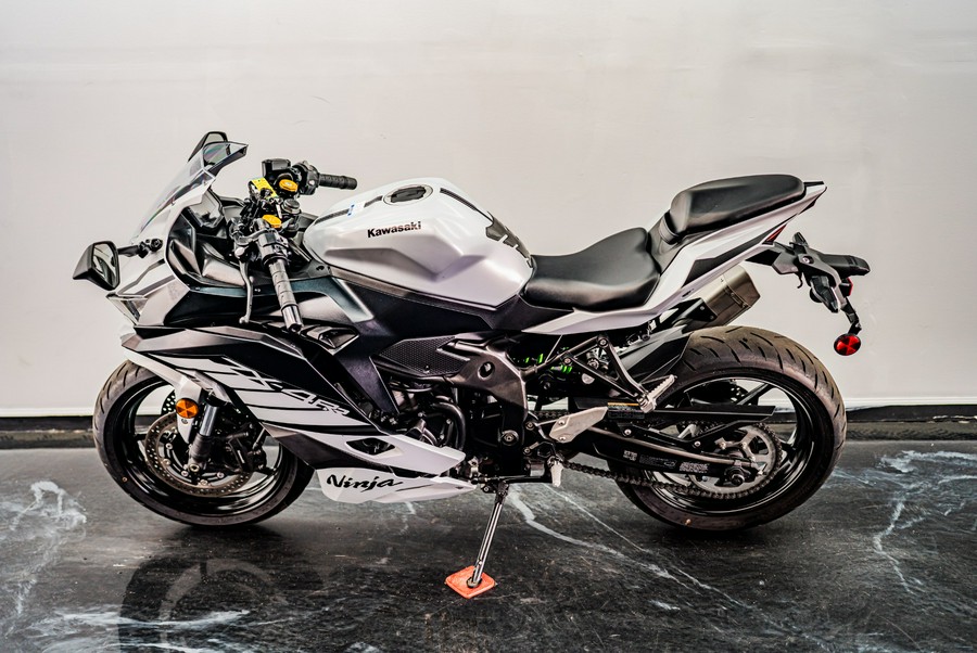 2025 Kawasaki Ninja® ZX™-4RR ABS
