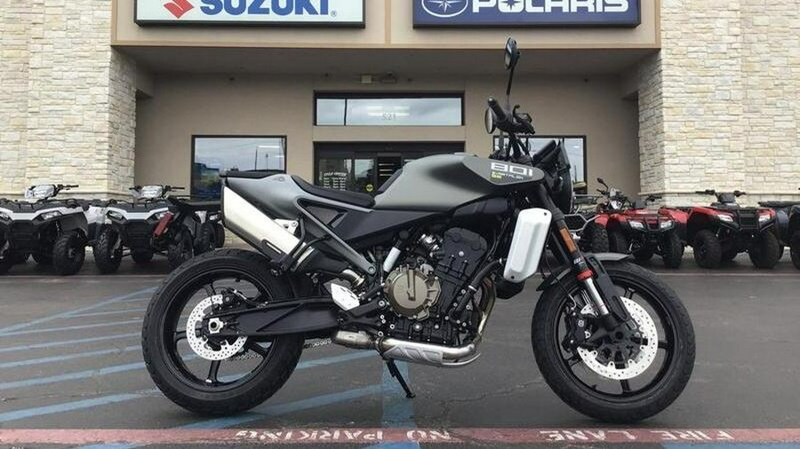 2027 HUSQVARNA SVARTPILEN 801