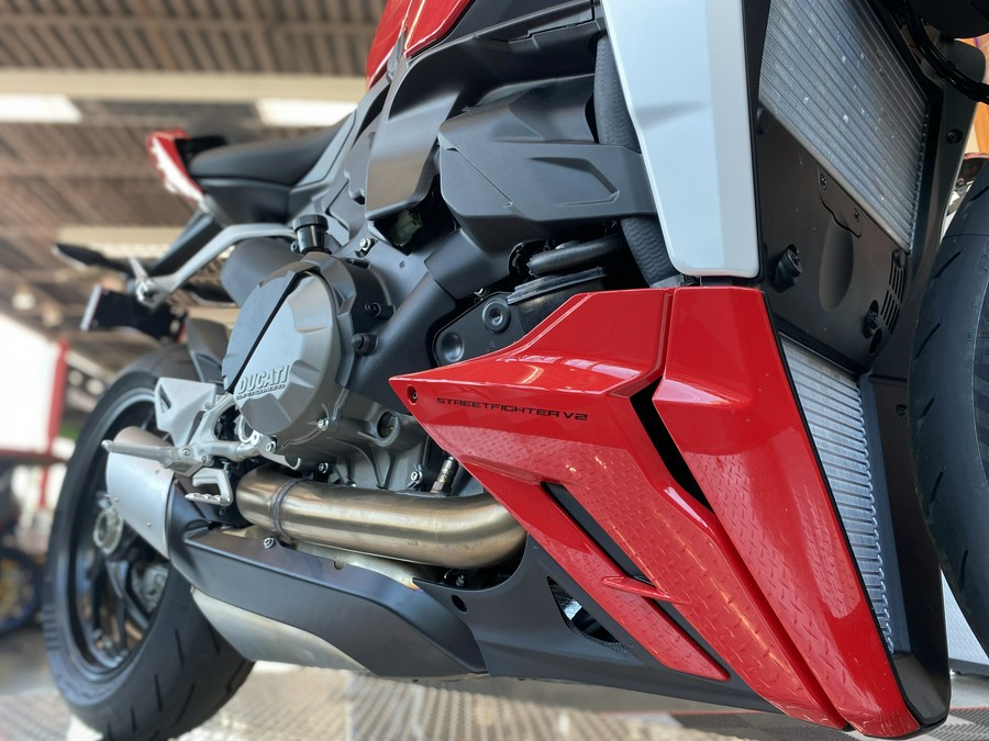 2024 Ducati Streetfighter V2