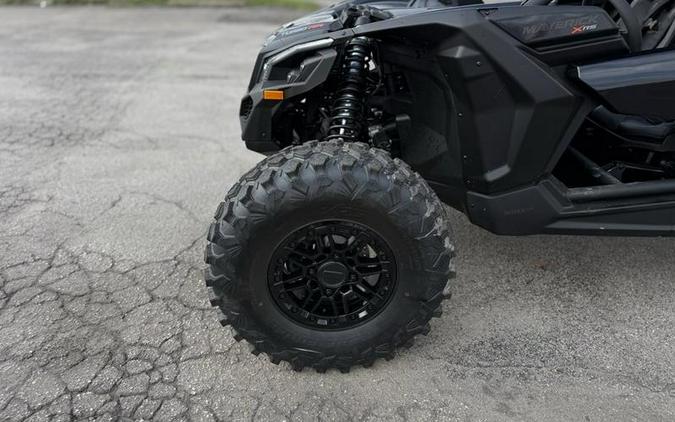 2026 Can-Am® Maverick X3 Max X RS Turbo RR Triple Black_4.5 in