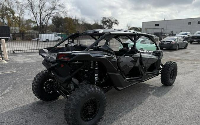 2026 Can-Am® Maverick X3 Max X RS Turbo RR Triple Black_4.5 in