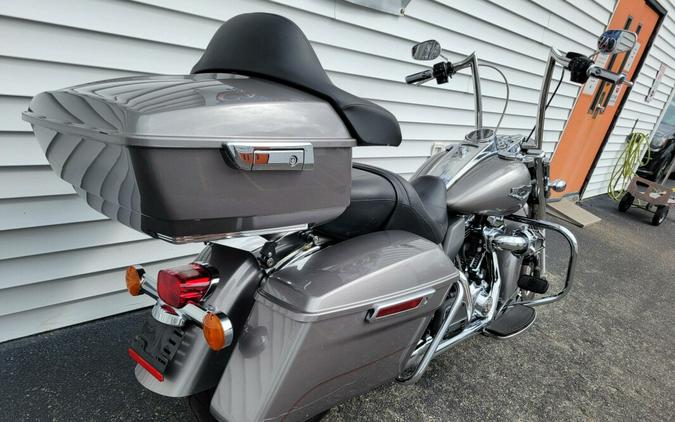 2016 Harley-Davidson Road King Billet Silver