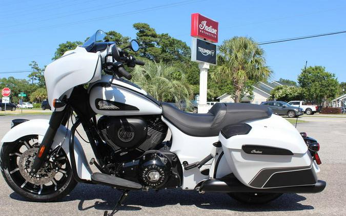 2024 Indian Motorcycle® Chieftain® Dark Horse® w/Powerband Audio Pkg Ghost White Metallic Smoke wit