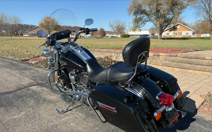 2018 Harley-Davidson® Road King® Vivid Black