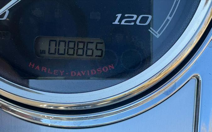 2018 Harley-Davidson® Road King® Vivid Black