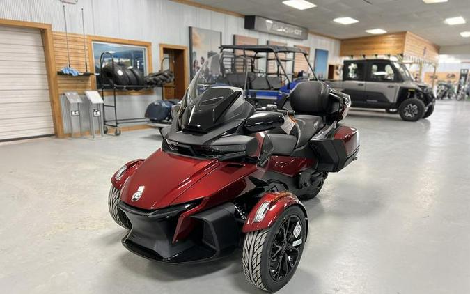 2024 Can-Am® Spyder RT Limited Dark Wheels