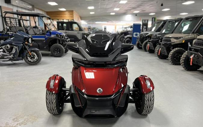 2024 Can-Am® Spyder RT Limited Dark Wheels