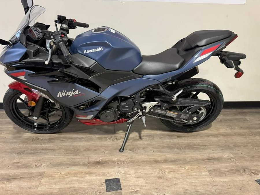 2026 Kawasaki Ninja® 500 ABS Metallic Matte Twilight Blue