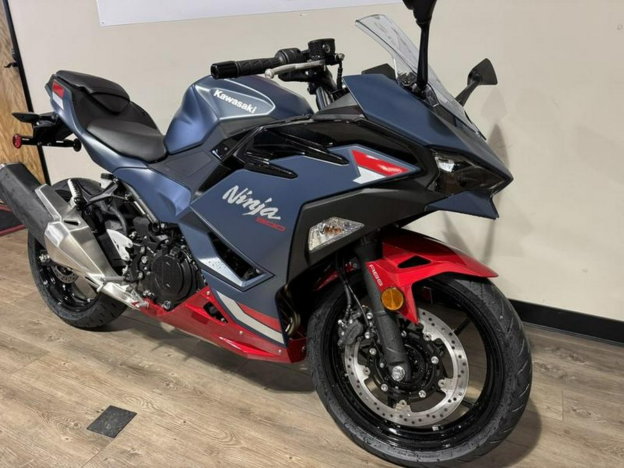 2026 Kawasaki Ninja® 500 ABS Metallic Matte Twilight Blue