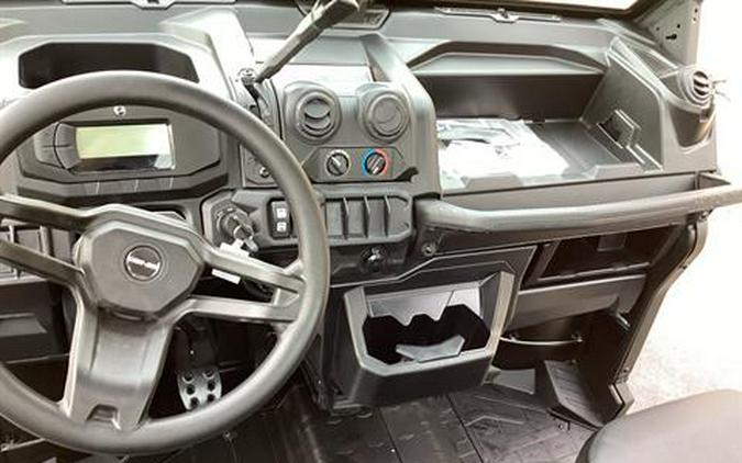 2026 Can-Am Defender DPS CAB