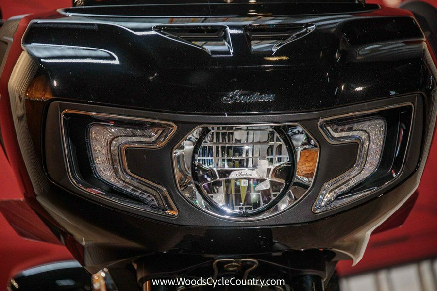 2024 Indian Motorcycle® Challenger® Black Metallic