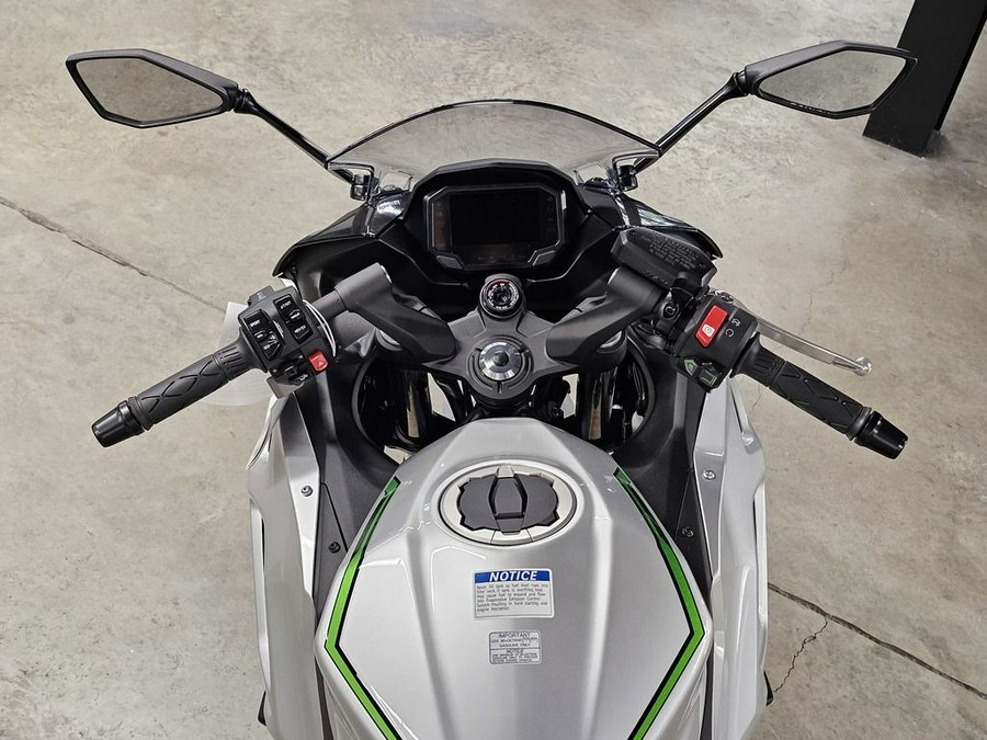 2024 Kawasaki Ninja® 7 Hybrid ABS