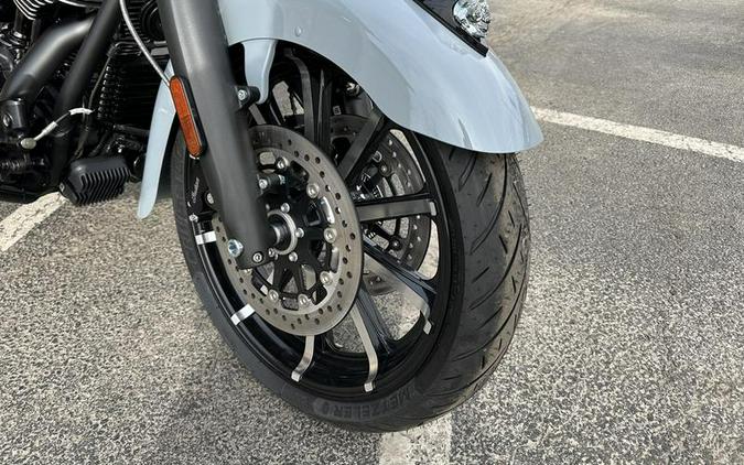 2025 Indian Motorcycle® Chieftain® Dark Horse® w/PowerBand Audio Storm Gray/Graphics