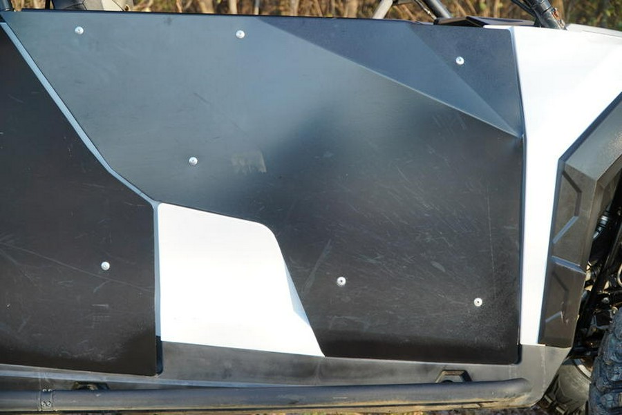 2019 Polaris® General® 4 1000 Matte White Metallic