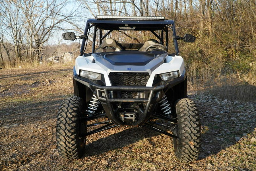 2019 Polaris® General® 4 1000 Matte White Metallic