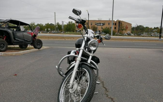 2005 Harley-Davidson XL883C - Sportster Custom 883C