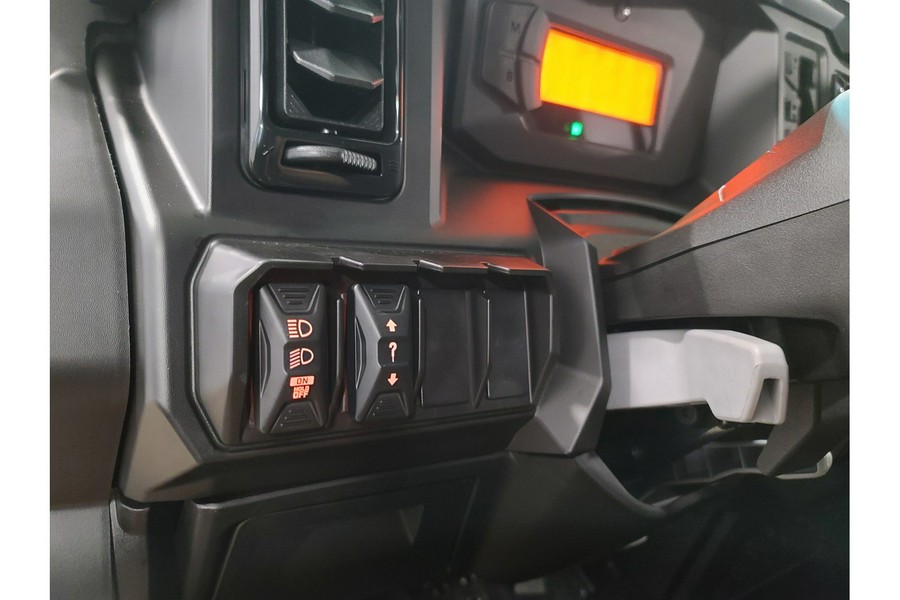 2026 Can-Am Defender MAX Lone Star Cab HD11