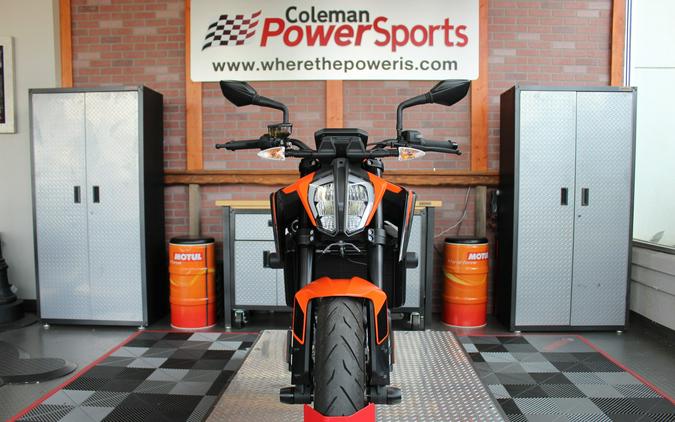 2022 KTM 890 DUKE