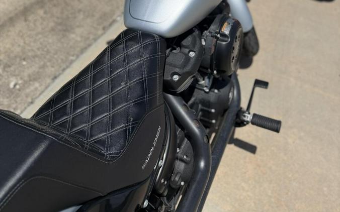 2020 Harley-Davidson Street Bob BRACUDA SLV DNM W/PINSTRIPE