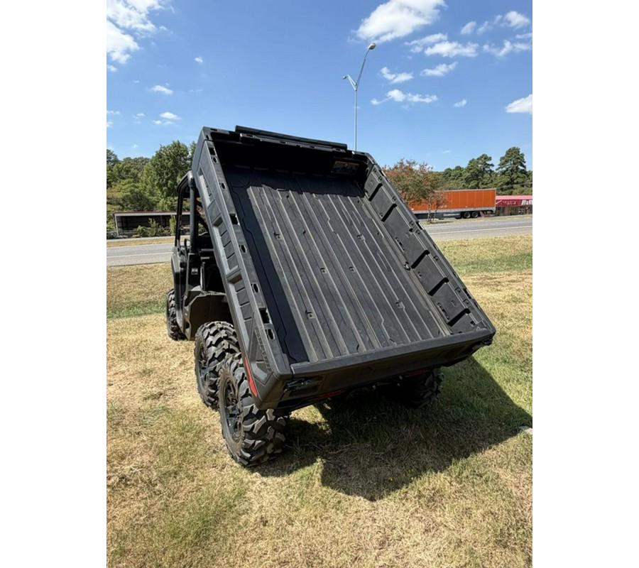 2026 Can-Am® Defender 6x6 XT HD10