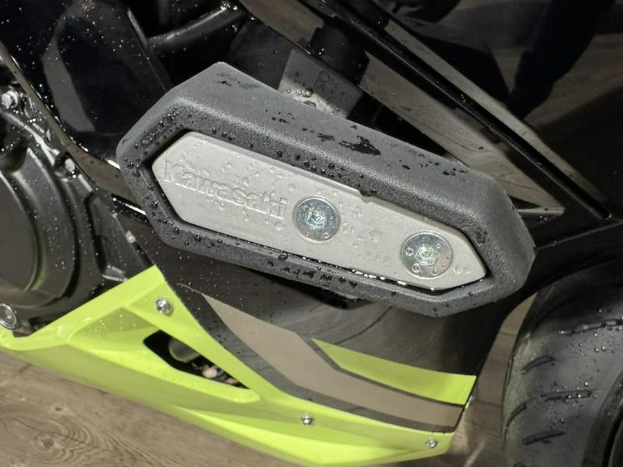 2026 Kawasaki Ninja® 500 SE ABS