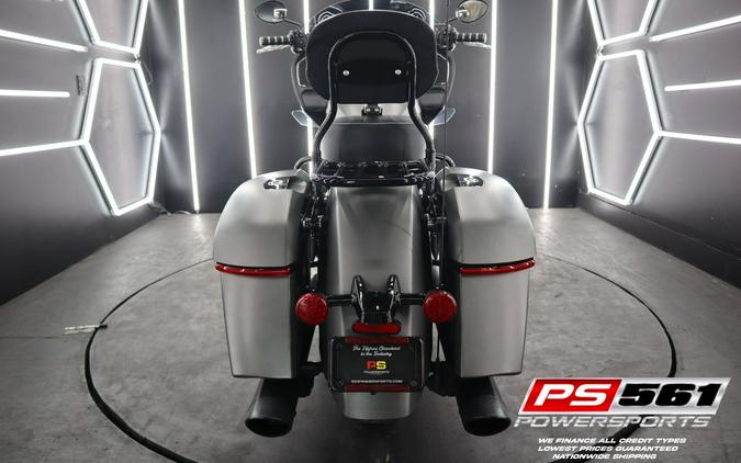 2021 Indian Challenger® Dark Horse®