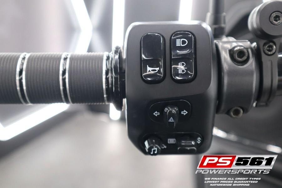 2021 Indian Challenger® Dark Horse®