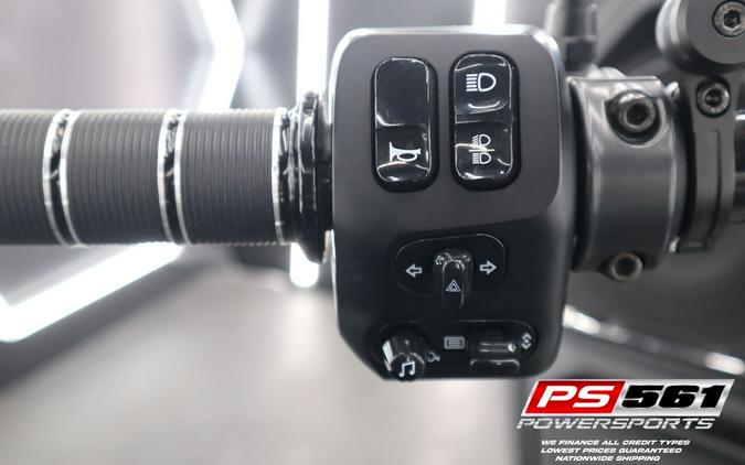 2021 Indian Challenger® Dark Horse®