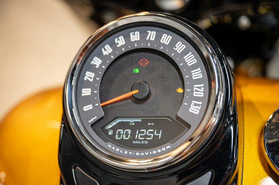 2023 Harley-Davidson Softail Heritage Classic Cruiser FLHCS