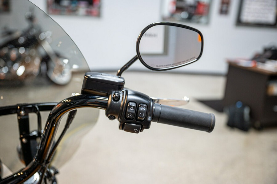 2023 Harley-Davidson Softail Heritage Classic Cruiser FLHCS