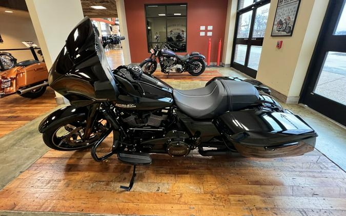 Used 2025 Harley-Davidson Street Glide Grand American Touring Motorcycle For Sale Near Memphis, TN