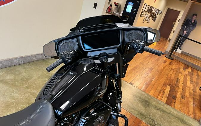 Used 2025 Harley-Davidson Street Glide Grand American Touring Motorcycle For Sale Near Memphis, TN