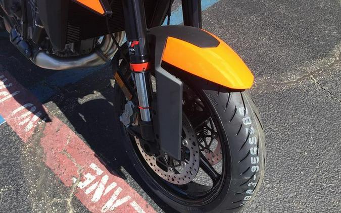 2027 KTM 990 DUKE