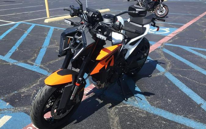 2027 KTM 990 DUKE