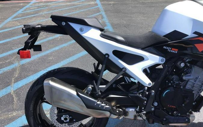 2027 KTM 990 DUKE