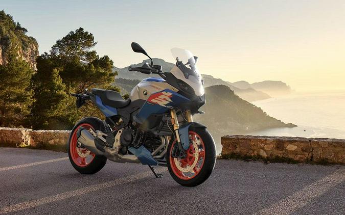 2026 BMW F 900 XR