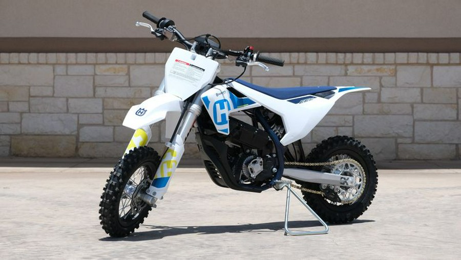 New 2024 HUSQVARNA EE 3 WHITE