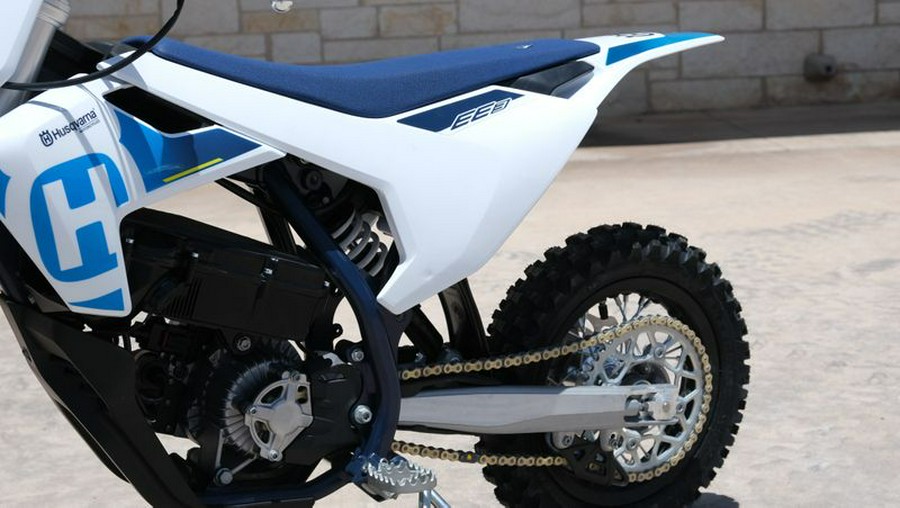 New 2024 HUSQVARNA EE 3 WHITE