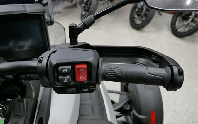 2025 Can-Am Canyon? XT