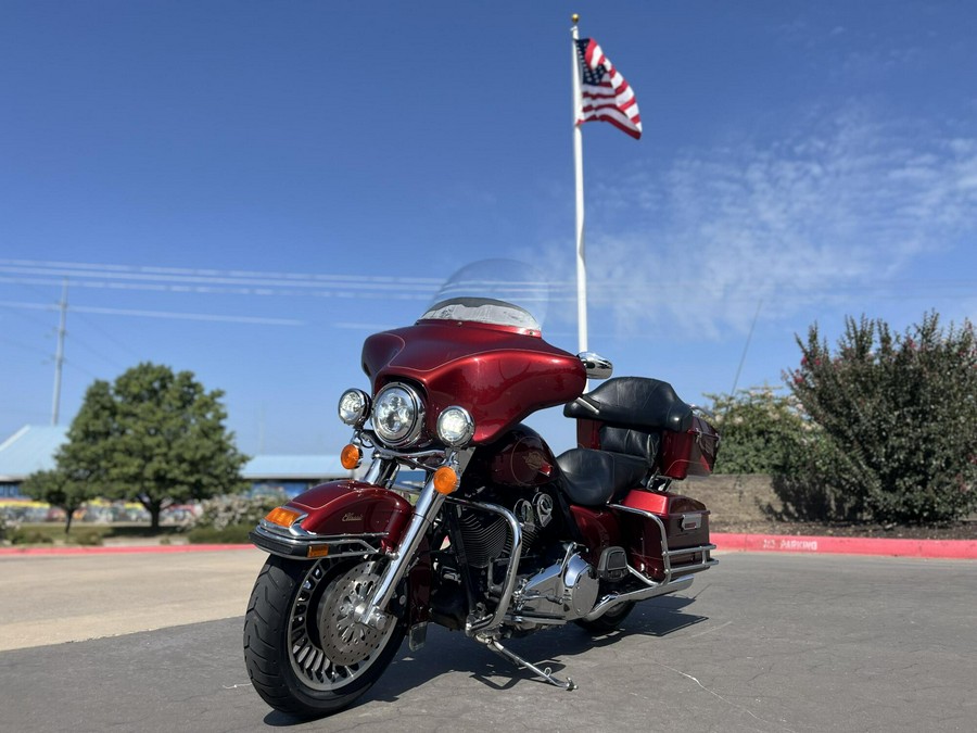 2010 Harley-Davidson® FLHTC Electra Glide® Classic RED HOT SUNGLO 634791