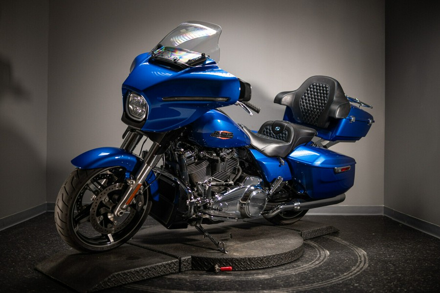 2024 Street Glide® (FLHX)