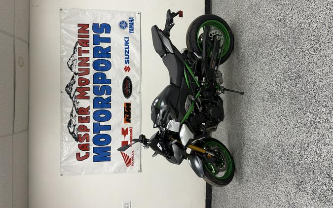 2026 KAWASAKI Z900 SE ABS Metallic Matte Graphenesteel Gray/Metallic Matte Carbon Gray - K8854