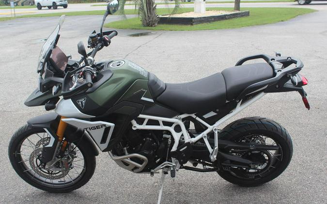 2024 Triumph Tiger 900 Rally Pro Matt Khaki Green / Matt Phantom Black