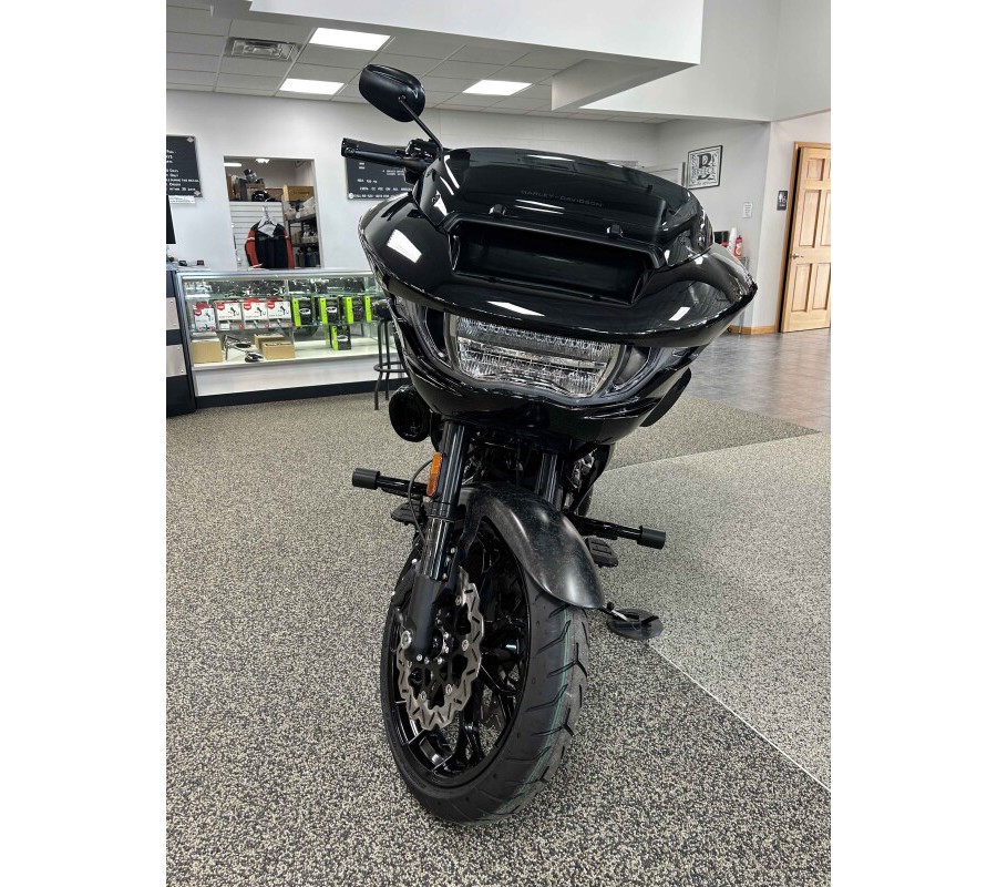 2025 Harley-Davidson® FLTRXSTSE CVO™ Road Glide™ ST