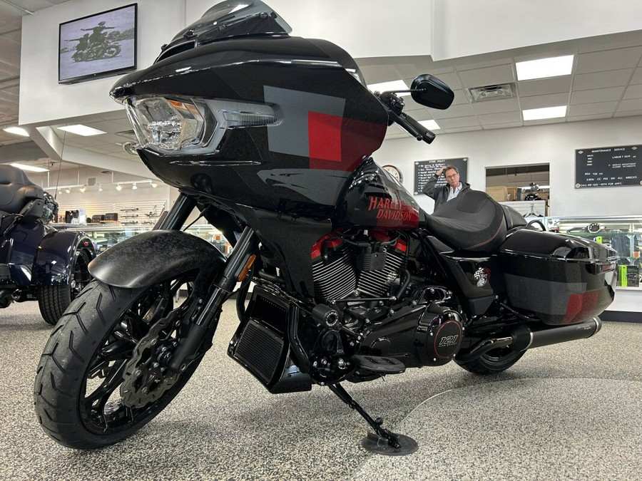 2025 Harley-Davidson® FLTRXSTSE CVO™ Road Glide™ ST