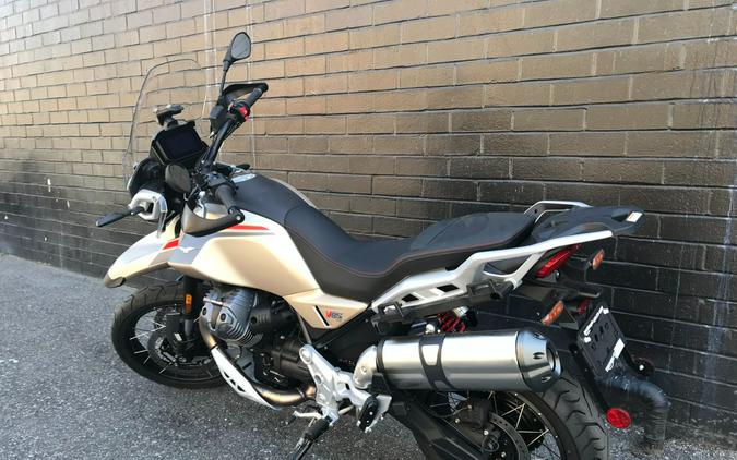 2025 Moto Guzzi V85 TT Travel