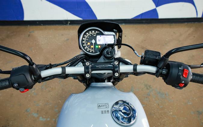2027 Street Tracker 400 - Triumph