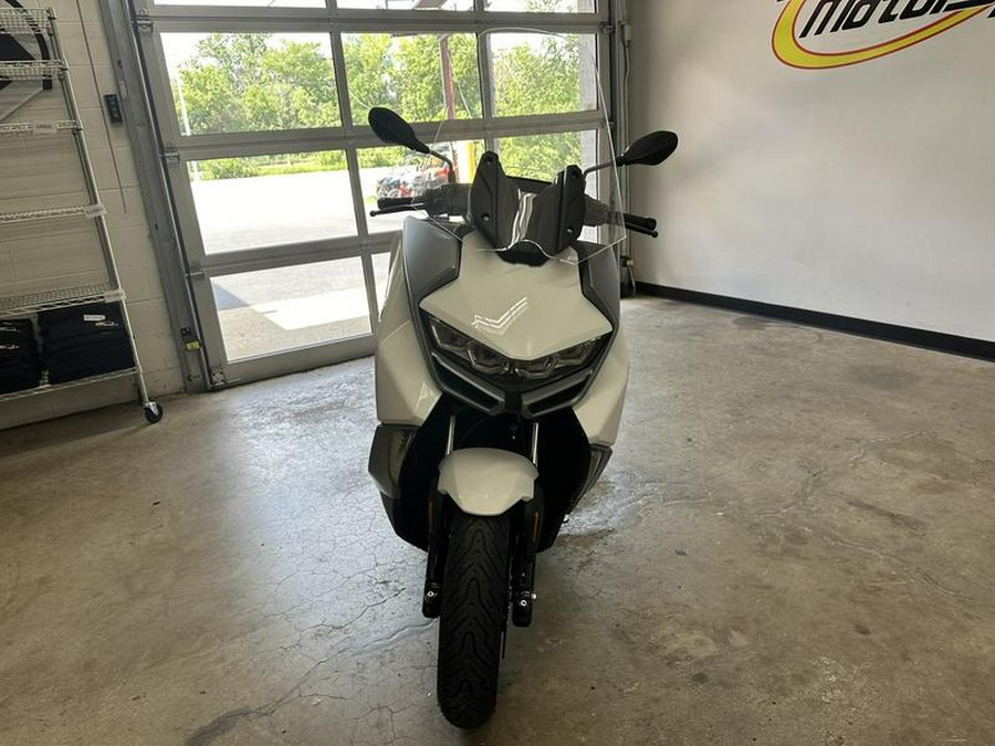 2024 BMW C 400 GT Alpine White