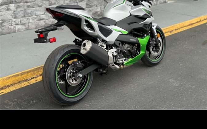 2024 Kawasaki Z7 Hybrid ABS